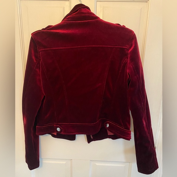 🛍️ DONATING 5/10 🛍️ Dark red velvet blazer - Picture 4 of 5